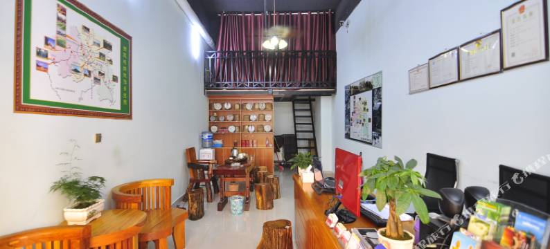 西双版纳澜江风情酒店(告庄星光夜市店)图片