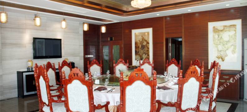 常山湖中居大酒店图片