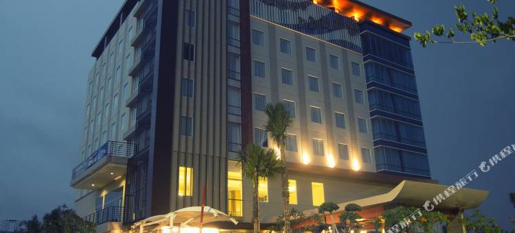 蓝宝石天空酒店及会议(Sapphire Sky Hotel & Conference)图片