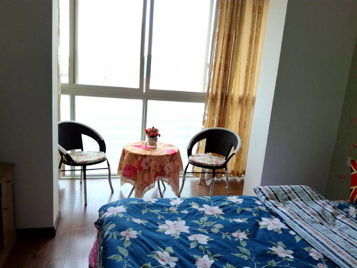 乐山嘉州长卷大屏投影地中海温馨二居室普通公寓