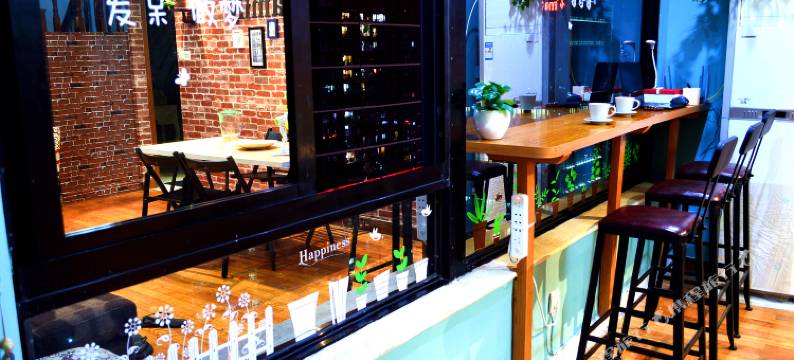 深圳墨尔本一家青年旅舍(大剧院店)图片