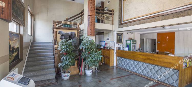 鲁杨宾馆(济南高铁西站店)图片