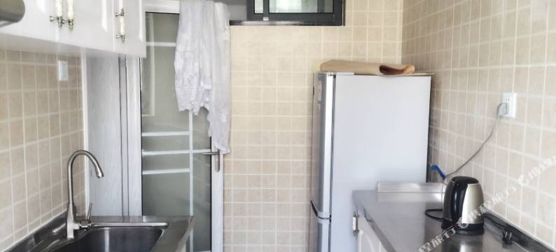 威海拖鞋穿反了民俗小店图片