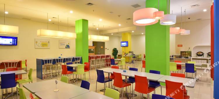 雅加达科拉帕加丁POP酒店(Pop! Hotel Kelapa Gading)图片