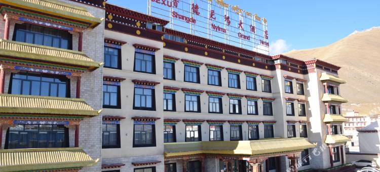 石渠香德尼玛大酒店图片