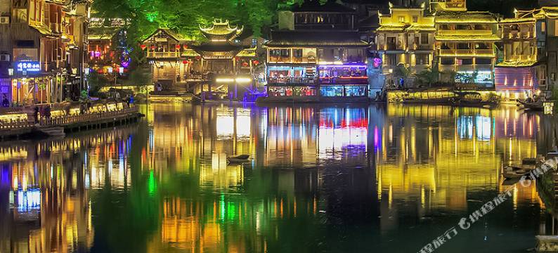 凤凰秋夜山居图片