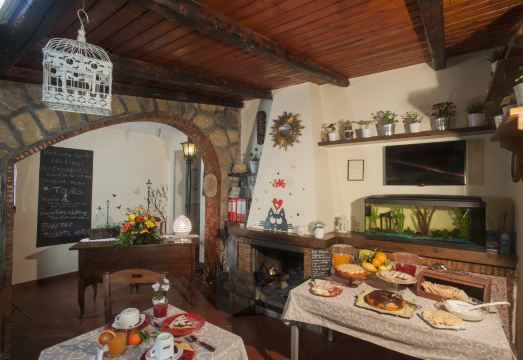 B&B Elena Hotel Overview