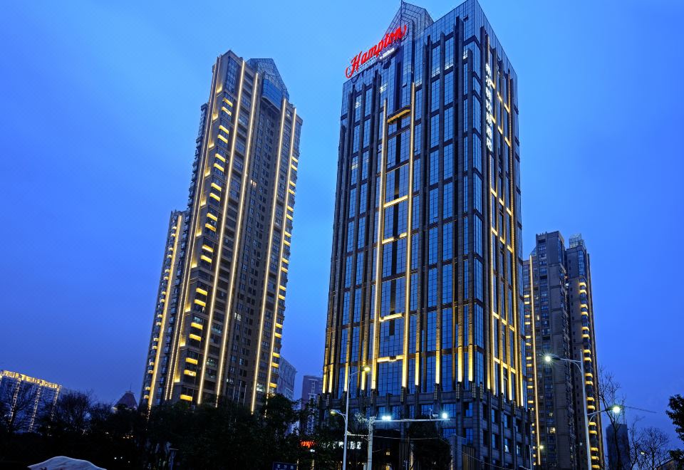 南昌滕王阁希尔顿欢朋酒店外景图