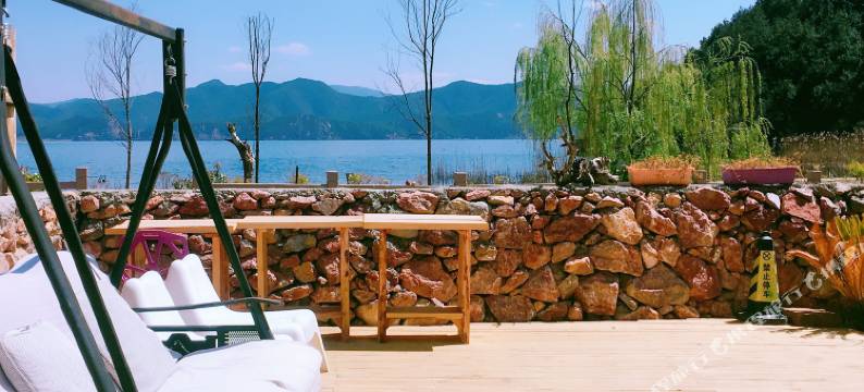泸沽湖云湖山庄图片