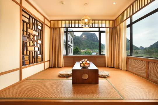 城外有闲逸墅(桂林芦笛岩景区桃花江店)图片