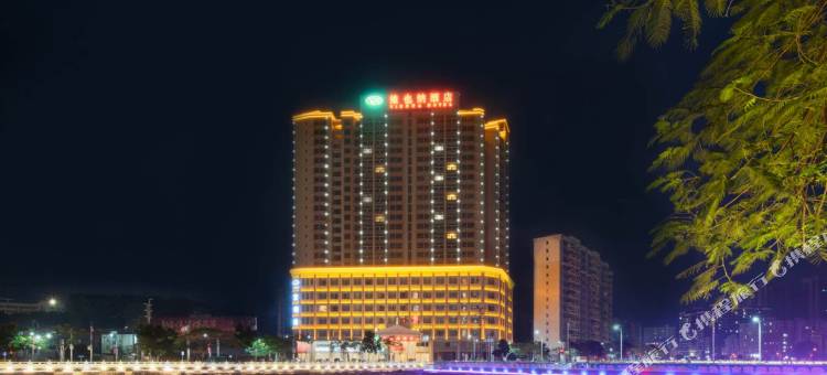 维也纳酒店(信宜教育城江景店)图片