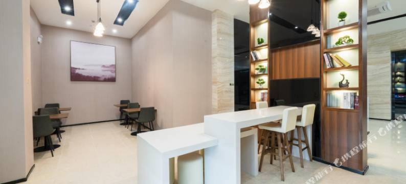 亚欢酒店(广州白云钟落潭地铁站店)图片