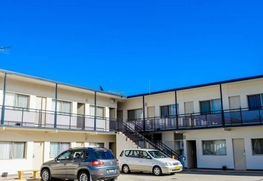 Westside Motor Inn Hotel Overview