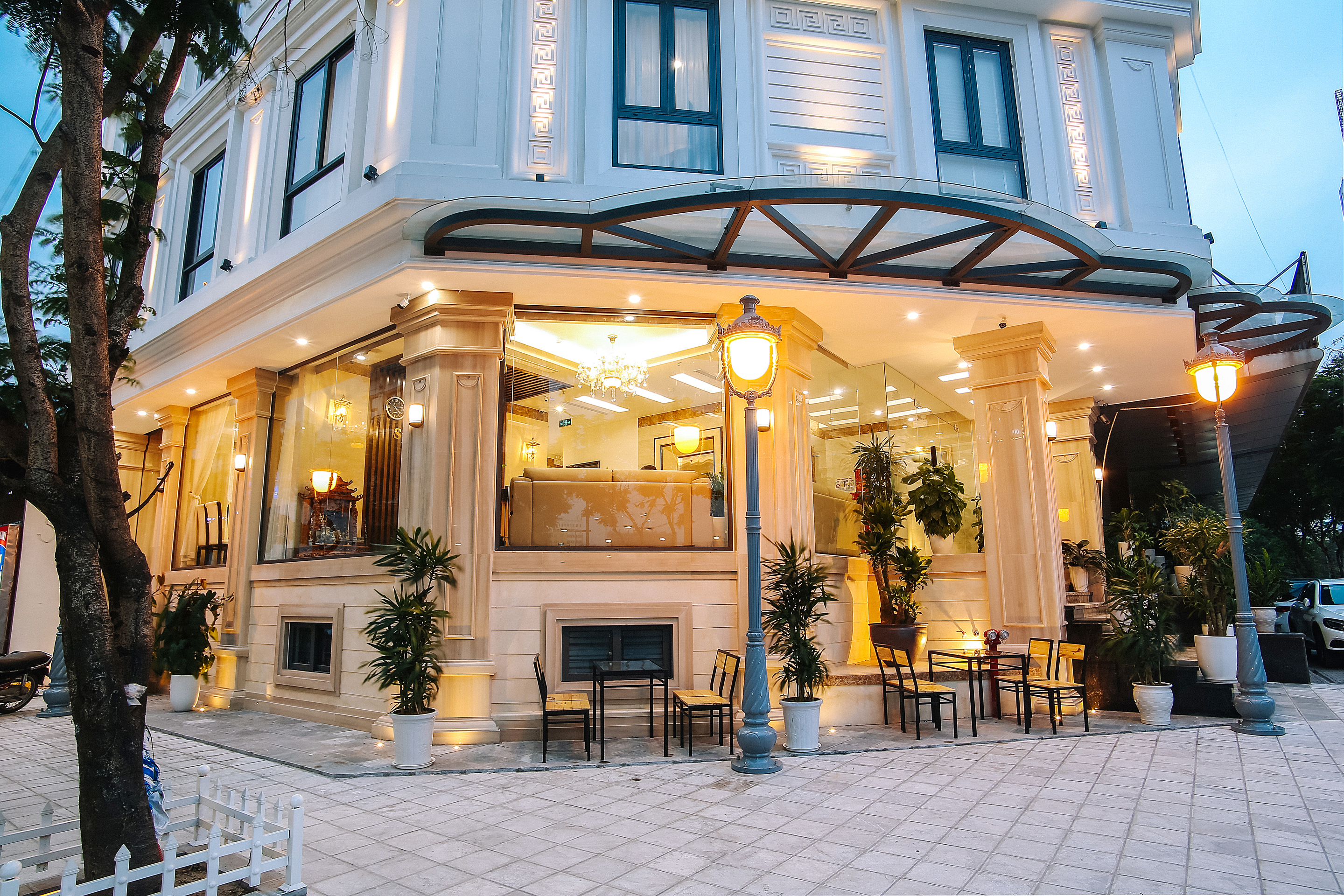 Spring Hotel Hanoi Hotel Overview