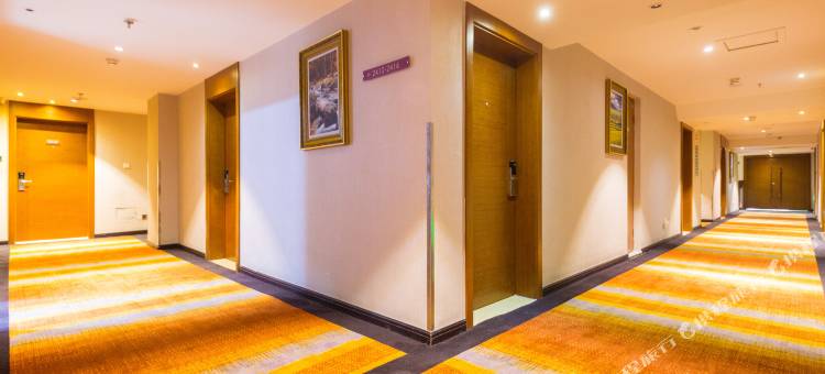 和颐酒店(西宁大新街夜市中心广场店)图片