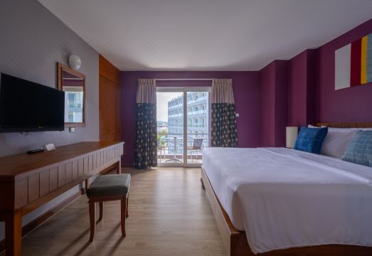 Quarter 09 BeachHotel Overview