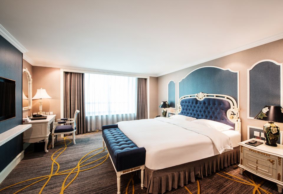 Tianjin Golden Crown HotelHotel Overview