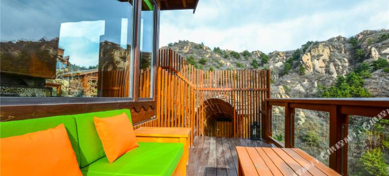 云峰山童话树屋图片