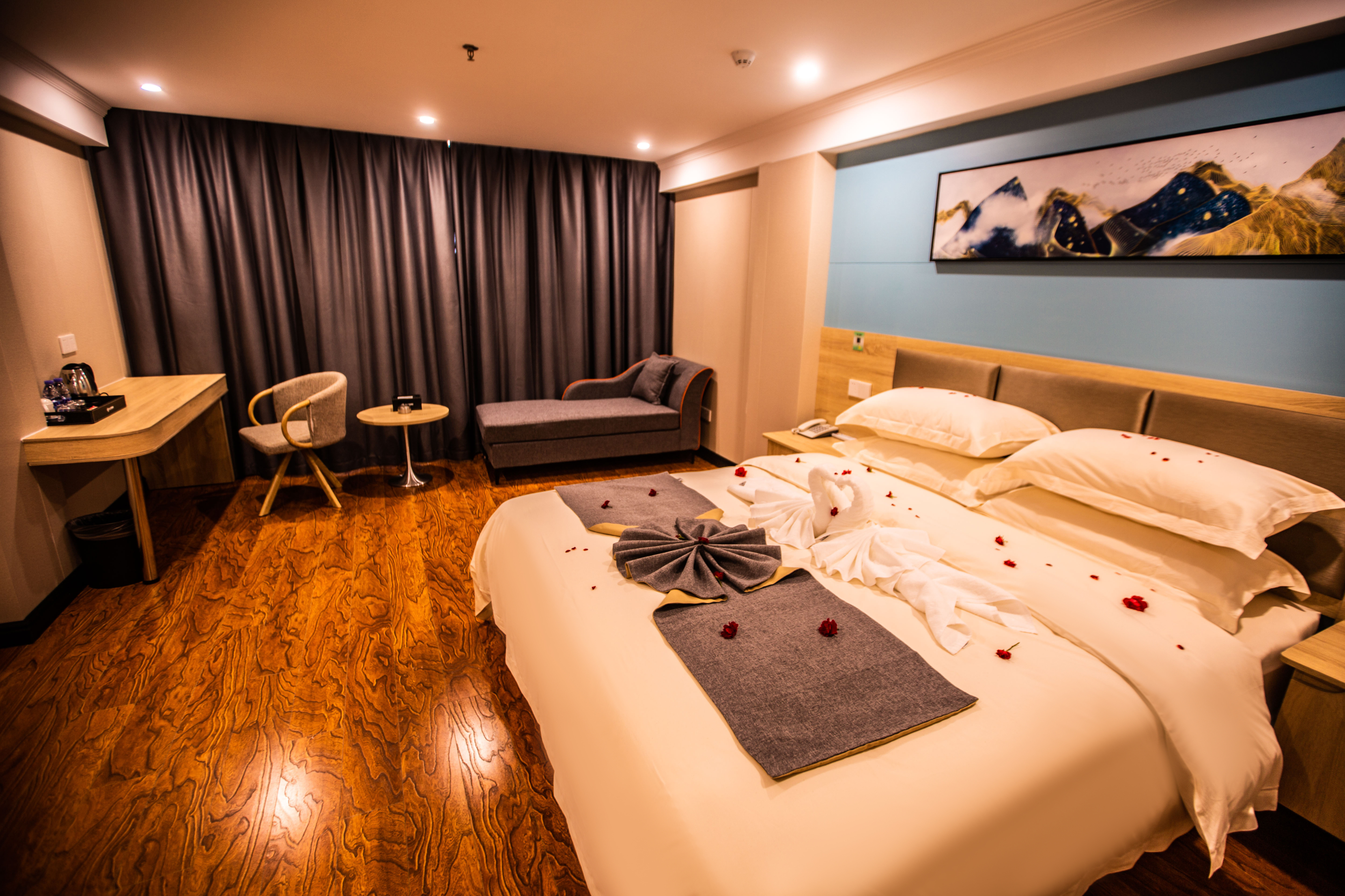 Binshang Garden Hotel (Hongtong Bus Terminal) Over view