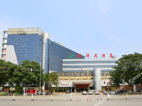 保定亚华大酒店 4.0分(178条点评) 242起距离543米立即预订
