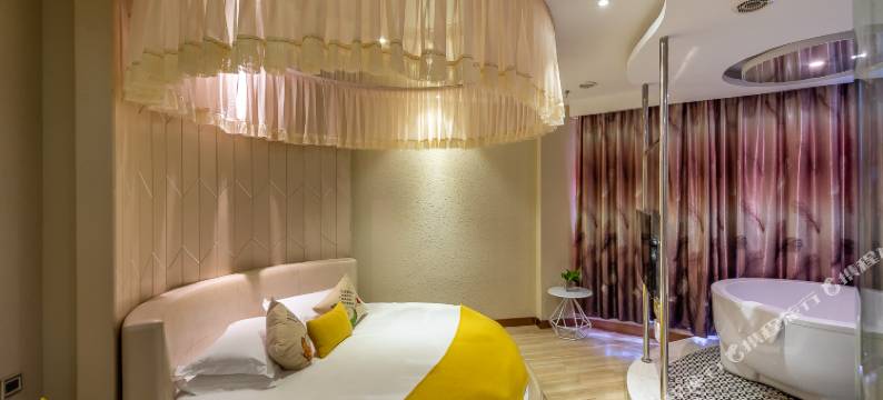 淘元漫居酒店(宁波鄞州万达店)图片