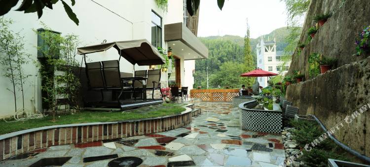 水墨轩文化主题酒店(黄山风景区汤口南大门店)图片