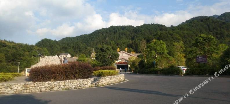 六安老高山庄民宿(天堂寨风景区店)图片