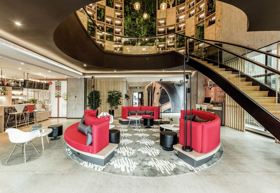 Ibis Hotel (Zhengzhou Tanshili Longhai Road Kaixuanmen) Hotel Overview