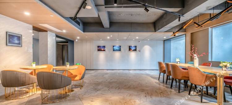 蔚徕酒店(重庆观音桥轻轨站店)图片