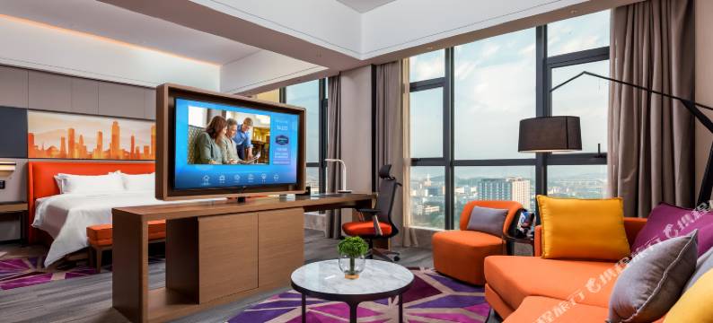 深圳坪山高铁站希尔顿欢朋酒店图片