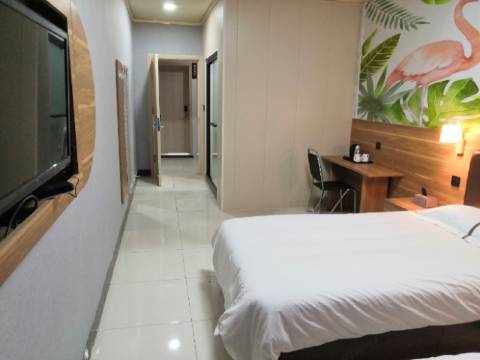 骏怡连锁酒店(济南刁镇店)