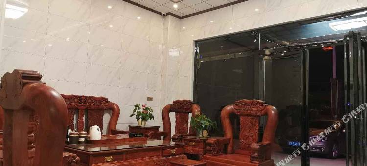 东兴易安客栈(万尾金滩店)图片