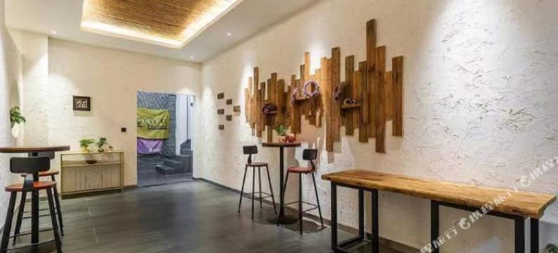 抚仙湖若见既见民宿图片