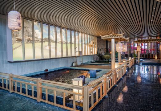 Hanlin Ruihe Hot Spring Resort in Meihekou Hotel Overview