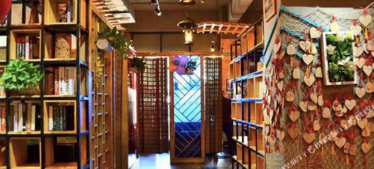 富宁本位酒店图片