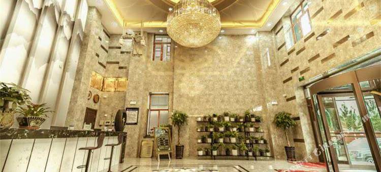 集贤学府酒店(福利屯站店)图片