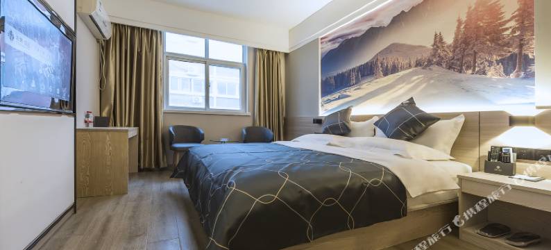 非繁城品酒店(郑州记忆油画厂创意园沙口路地铁站店)图片