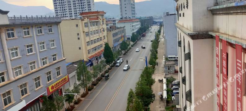 华宁人和酒店图片