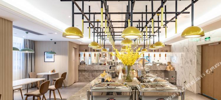 广州花都广场地铁站曙光大道亚朵酒店图片