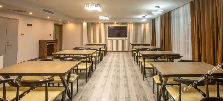 都市118酒店(赤峰高铁站店)图片