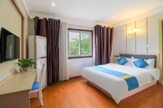 龙宇酒店(成都龙平路地铁站店)