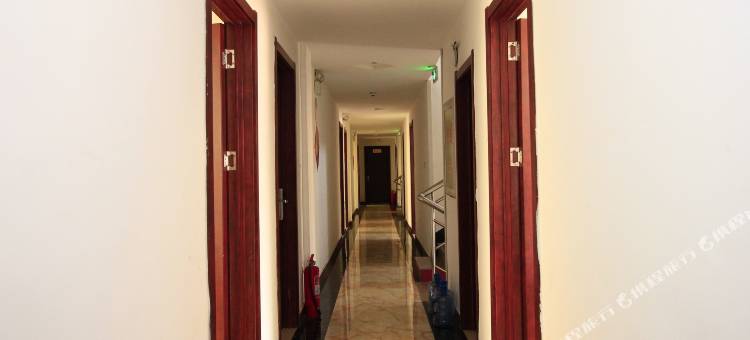 国闰商务宾馆(日照岚山汽车站店)图片