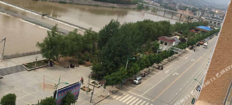 丹凤君临天下主题酒店图片