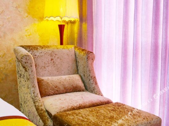 【携程攻略】崇仁红尚明都女装专卖店购物攻略