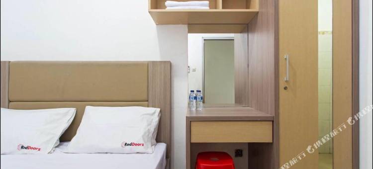 克邦卡仓红多兹酒店(RedDoorz @ Kebon Kacang)图片