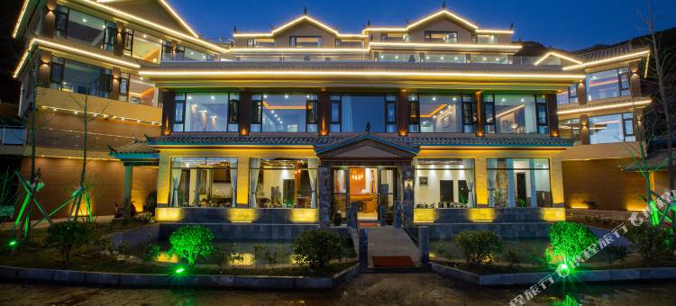 泸沽湖云上度假酒店(达祖情人滩店)图片