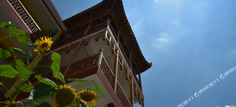 张家界北纬30°客栈(杨家界门票站店)图片