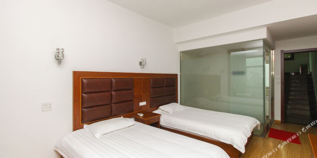 龙凤大酒店(林桃路)