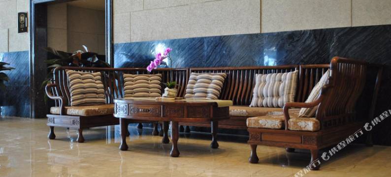 乌兰云鹏阳光假日酒店图片