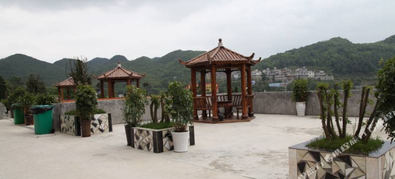 百里杜鹃俊龙度假酒店图片